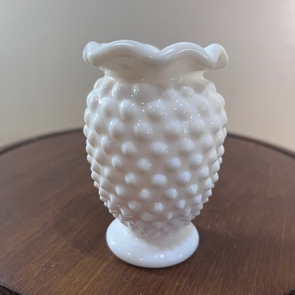 Vtg Fenton White Milk Glass Hobnail Ruffled Rim Bud Vase 3.75in